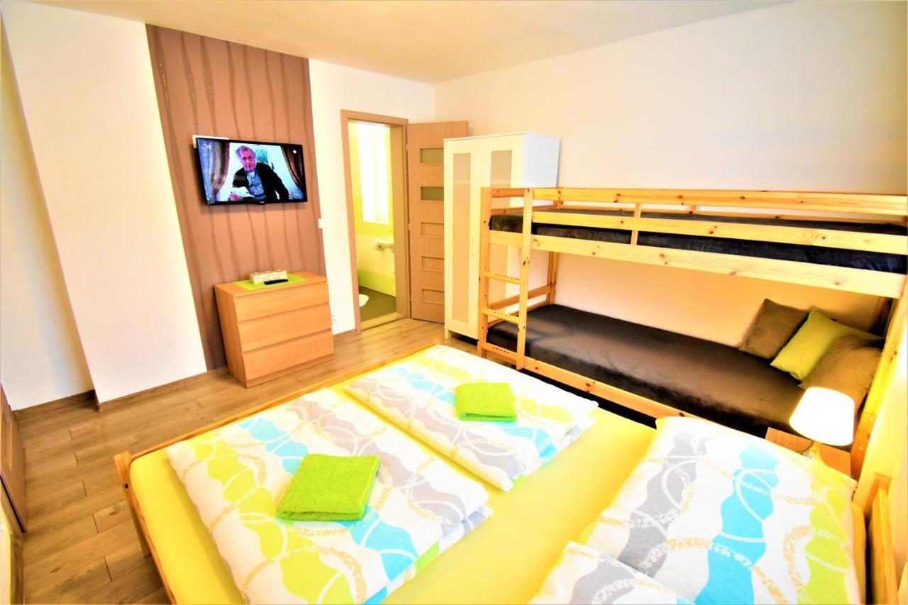 Hotel Penzion Privat Siesta Liptovský Mikuláš Esterno foto